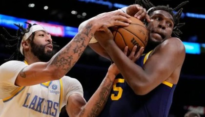 乐鱼体育-犯规过多 痴迷三分 再犯老毛病的勇士真的麻烦了