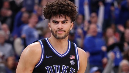 乐鱼体育-下半场17分！状元热门布泽尔儿子砍下21分13板 杜克开季17战16胜