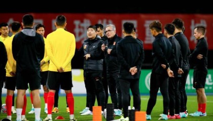 乐鱼体育官方网站-伊万科维奇“履新”：两战以我为主 全力以赴拿到6分