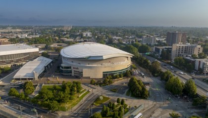 乐鱼体育leyu-新老板不迁队！苏群：今后10年摩达中心商业圈将带来67亿美元收益